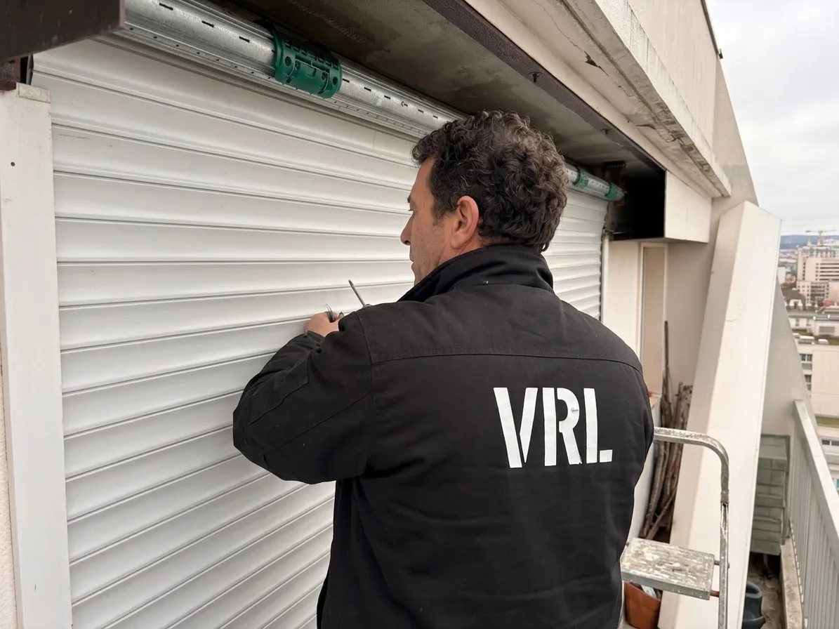 Changer une lame ou une sangle de volet roulant